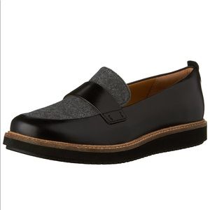 Clarks Artisan Flat/Loafer - Size 8.5